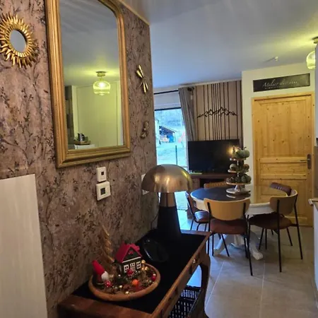 Les Reflets Du Detente Et Nature A Genos-loudenvieille Classe 4 Etoiles Devant Le Avec Jardin Génos