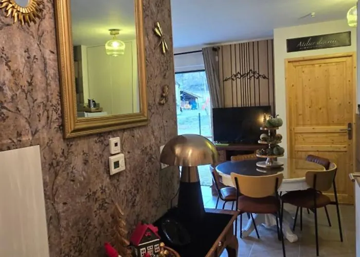 Les Reflets Du Detente Et Nature A Genos-loudenvieille Classe 4 Etoiles Devant Le Avec Jardin Génos